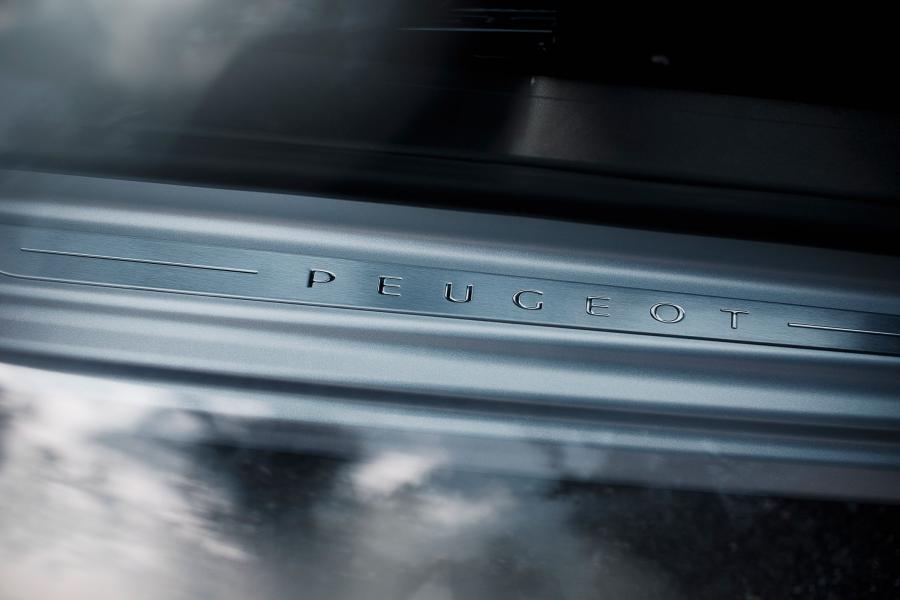  Peugeot 208 Ice Velvet 2012 года  (фото 22 из 33)